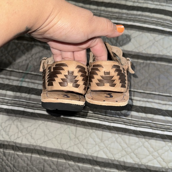 Mexican Brown/Tan Huaraches Chanclas Sandals for Kids Originally Made in Mexico - Picture 3 of 9